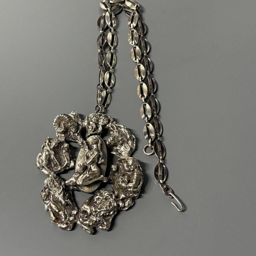 Vintage Tortolani Zodiac Medallion Pendant Necklace‎ Silver Tone Signed Large - Picture 10 of 14